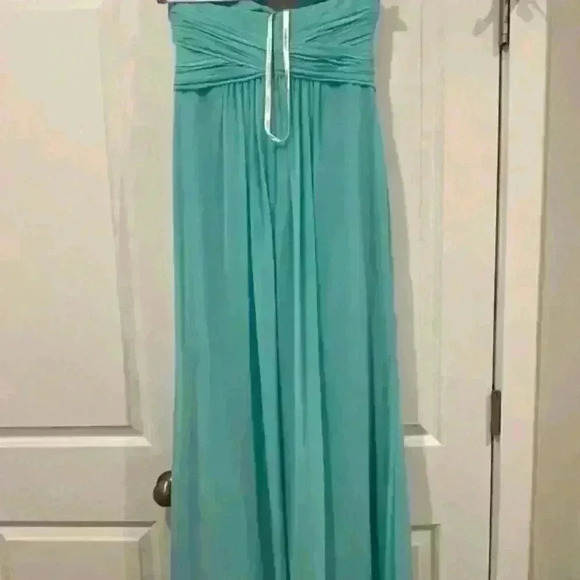 David’s Bridal Strapless Chiffon‎ with Pleats - Picture 4 of 6